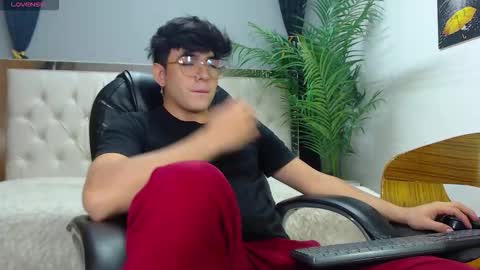 Snapshot of nolan_twink chatting on September 2025 06:02:02 PM Nolan online show from September 2025 06:02:02 PM
