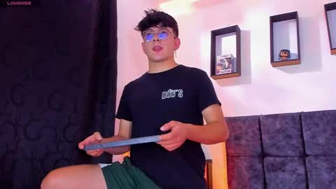 Snapshot of nolan_twink chatting on October 2025 07:22:01 PM Nolan online show from October 2025 07:22:01 PM