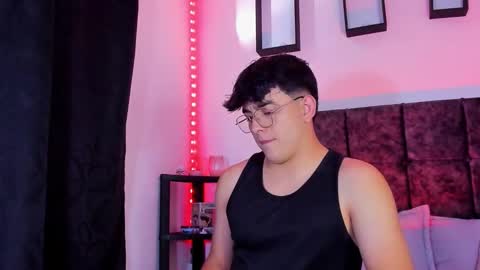 Nolan  online show from November 2025 08:52:02 PM