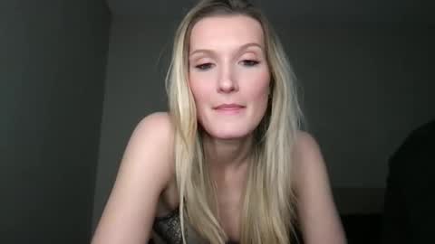 nolan_xx online show from February 2026 06:22:01 AM