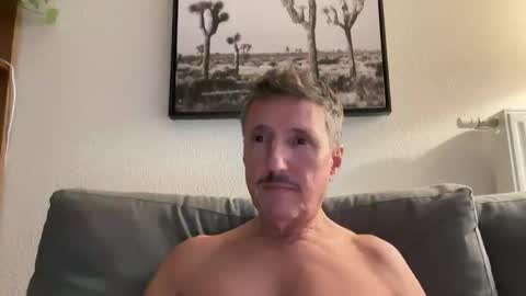 nolo34 online show from December 2025 03:18:02 PM