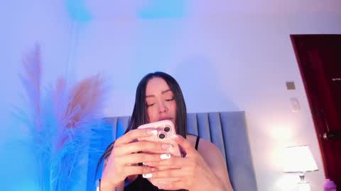Snapshot of nora_dasilva chatting on January 2025 12:23:01 AM Nora Da Silva online show from January 2025 12:23:01 AM