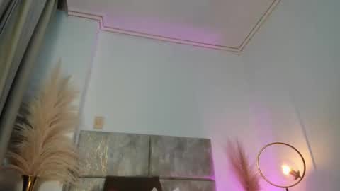 Snapshot of nora_dasilva chatting on October 2025 12:25:02 PM Nora Da Silva online show from October 2025 12:25:02 PM