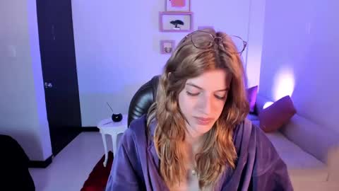 Nora online show from February 2025 12:16:01 AM