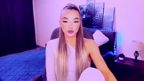 Snapshot of norasun chatting on November 2025 08:29:01 PM NoraSun online show from November 2025 08:29:01 PM