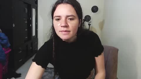 Snapshot of noreen_ chatting on February 2025 02:27:01 PM noreen_ online show from February 2025 02:27:01 PM