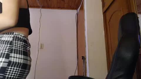 Snapshot of noreen_ chatting on April 2026 04:15:01 PM noreen_ online show from April 2026 04:15:01 PM