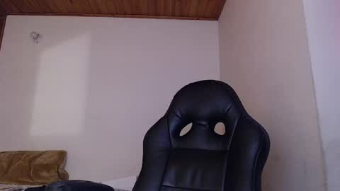 Snapshot of noreen_ chatting on May 2026 04:05:02 PM noreen_ online show from May 2026 04:05:02 PM