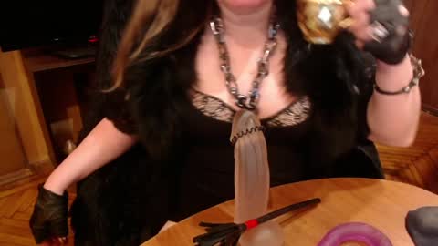 Snapshot of norma_gin chatting on December 2024 11:58:02 PM miss Tress online show from December 2024 11:58:02 PM