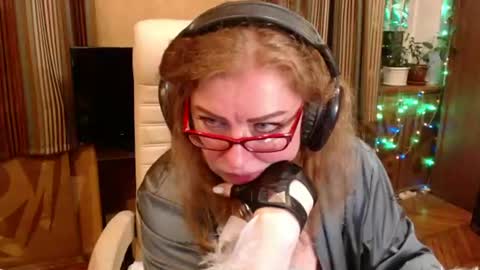 Snapshot of norma_gin chatting on July 2026 09:32:02 PM miss Tress online show from July 2026 09:32:02 PM