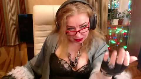 Snapshot of norma_gin chatting on July 2026 08:49:02 PM miss Tress online show from July 2026 08:49:02 PM