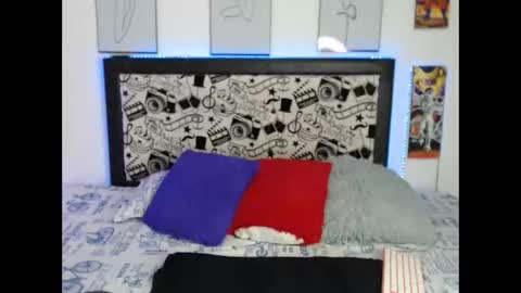 Snapshot of normaa22 chatting on November 2025 08:22:02 PM Norma online show from November 2025 08:22:02 PM