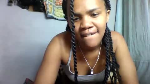 nosminah01 online show from September 2025 03:33:01 PM