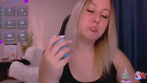 Snapshot of not_nakedcat chatting on December 2025 09:33:02 PM hi glad to chat online show from December 2025 09:33:02 PM