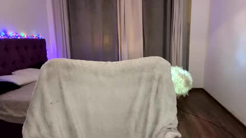 Snapshot of notamericanpie23 chatting on November 2025 11:48:02 PM Tina online show from November 2025 11:48:02 PM