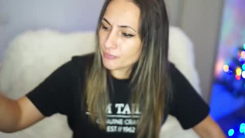 Snapshot of notamericanpie23 chatting on December 2025 09:55:02 PM Tina online show from December 2025 09:55:02 PM