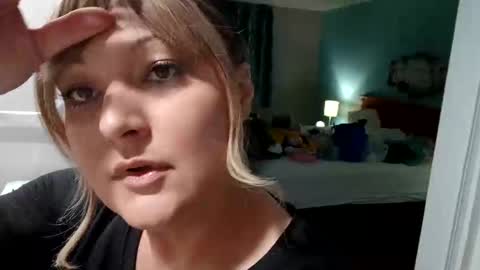 notouchmami online show from September 2025 09:00:02 AM