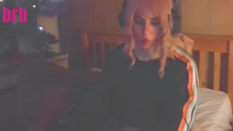 Lucy online show from October 2025 01:31:02 AM