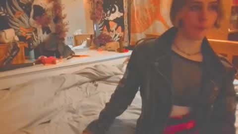 Lucy online show from October 2025 02:30:02 AM