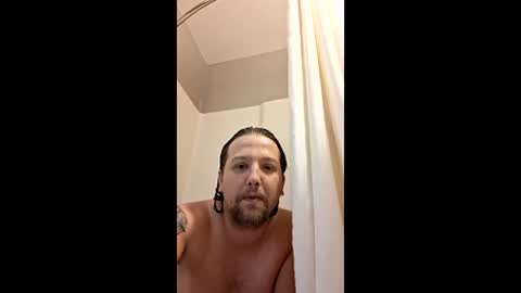 Snapshot of novaandducky chatting on May 2026 05:04:02 AM NovaAndDucky online show from May 2026 05:04:02 AM