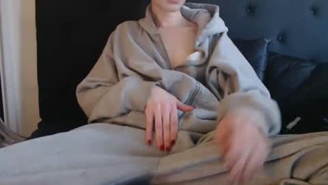 Snapshot of novafrey chatting on September 2025 01:26:02 PM Olivia online show from September 2025 01:26:02 PM