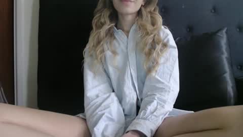 Snapshot of novafrey chatting on October 2025 02:47:02 PM Olivia online show from October 2025 02:47:02 PM