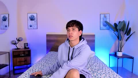 NovayBrian online show from December 2025 04:31:02 AM