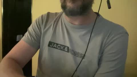 novio_muyalto online show from April 2026 10:00:02 PM