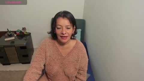 nuit_rose online show from November 2025 02:22:02 AM