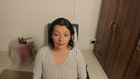 Snapshot of nuit_rose chatting on June 2026 03:05:02 AM nuit_rose online show from June 2026 03:05:02 AM
