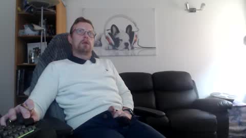 nursefan online show from November 2025 12:37:01 PM