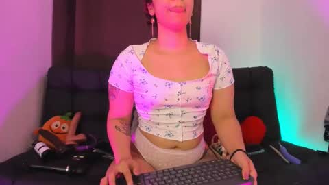 Nia online show from March 2025 04:02:02 AM