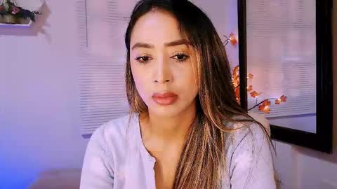 Nycole online show from November 2025 08:40:02 PM