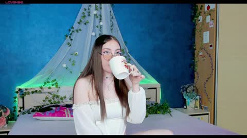 Snapshot of nymphalean chatting on February 2025 06:24:02 PM Kat online show from February 2025 06:24:02 PM