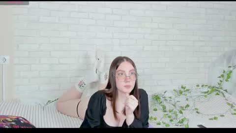 Kat online show from November 2025 04:18:02 PM