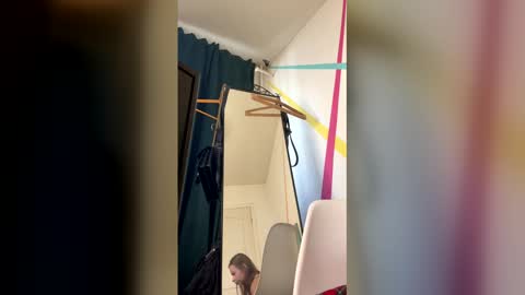 crystal   3 online show from April 2026 08:39:02 AM