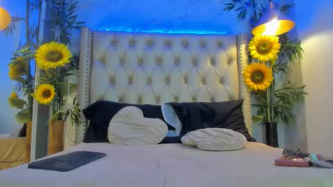 nyssawoodd online show from November 2025 02:11:01 PM