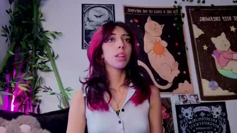 Snapshot of nyx_nayla chatting on May 2026 10:28:01 PM online show from May 2026 10:28:01 PM