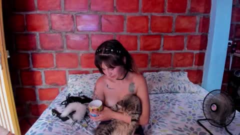 Scarlett online show from December 2025 06:04:02 PM