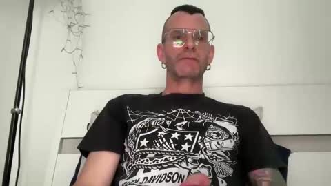 Snapshot of o_johnny_deep_o chatting on June 2026 10:58:02 AM Jonathan Deep online show from June 2026 10:58:02 AM