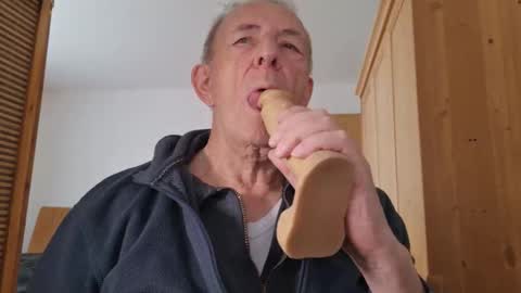 Snapshot of obediently77 chatting on May 2026 09:58:02 AM obediently77 online show from May 2026 09:58:02 AM