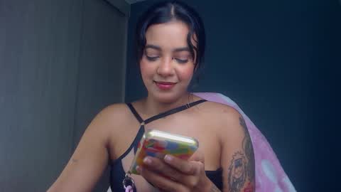 Snapshot of obeyval chatting on October 2025 12:16:02 AM Vale online show from October 2025 12:16:02 AM