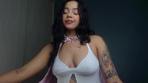 Snapshot of obeyval chatting on October 2025 12:52:01 AM Vale online show from October 2025 12:52:01 AM