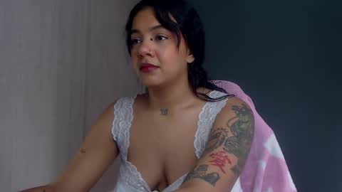 Snapshot of obeyval chatting on October 2025 02:28:02 PM Vale online show from October 2025 02:28:02 PM