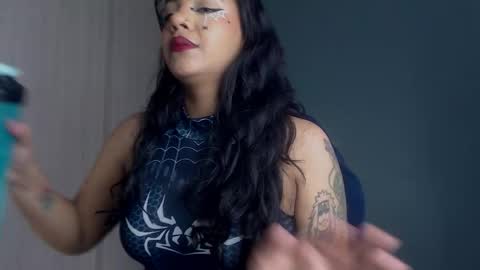 Snapshot of obeyval chatting on October 2025 10:00:01 PM Vale online show from October 2025 10:00:01 PM