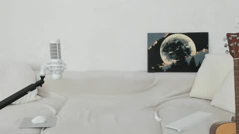 Liana online show from April 2026 08:15:01 AM