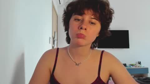 Evie online show from November 2025 09:00:02 AM