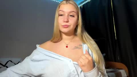 Lili online show from June 2026 03:43:02 AM
