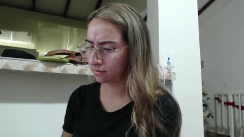 Snapshot of odette_brigh_ chatting on December 2024 02:09:01 AM Val online show from December 2024 02:09:01 AM
