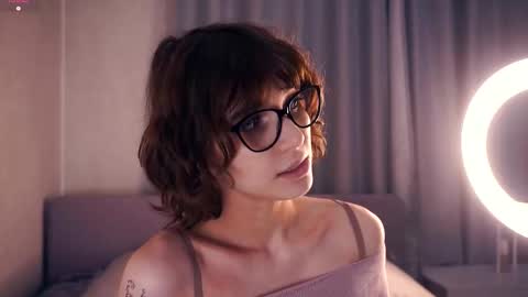 Thea online show from December 2025 06:35:02 PM